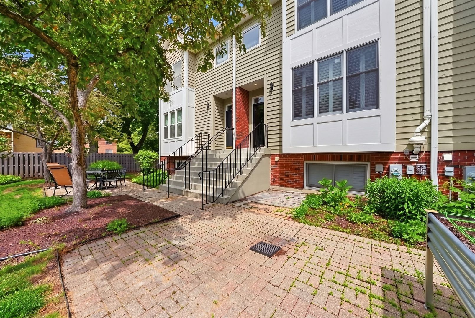 244 N Village Court