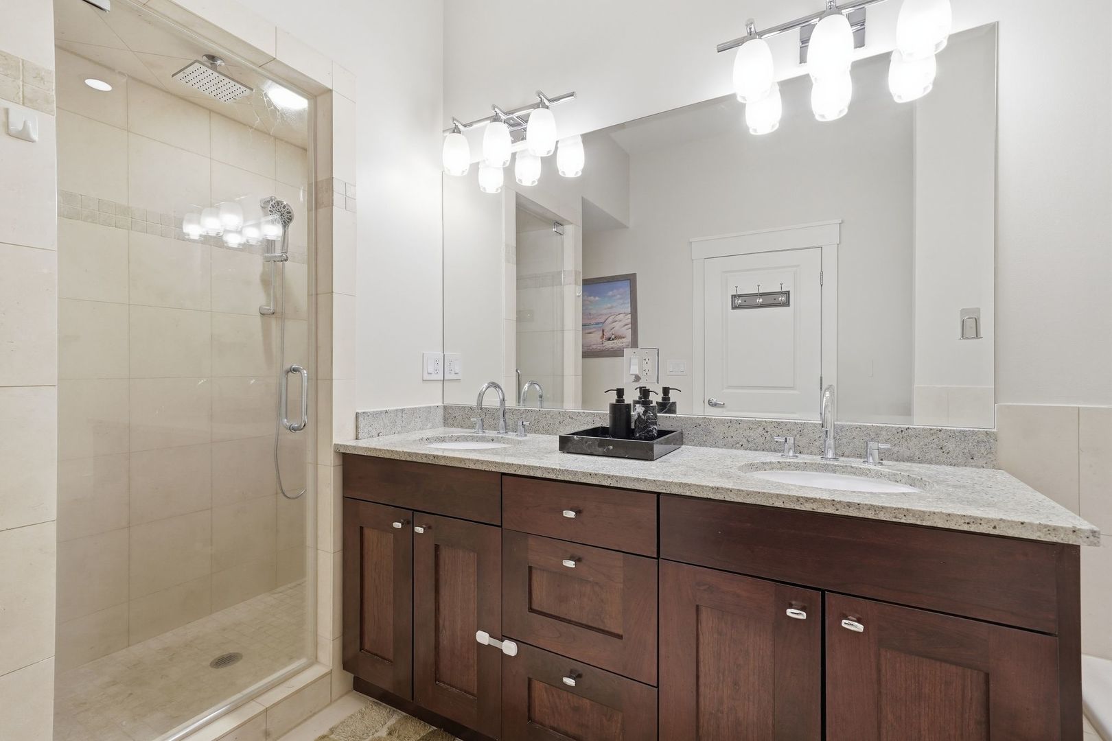 639 W Briar Place Unit: 3E
