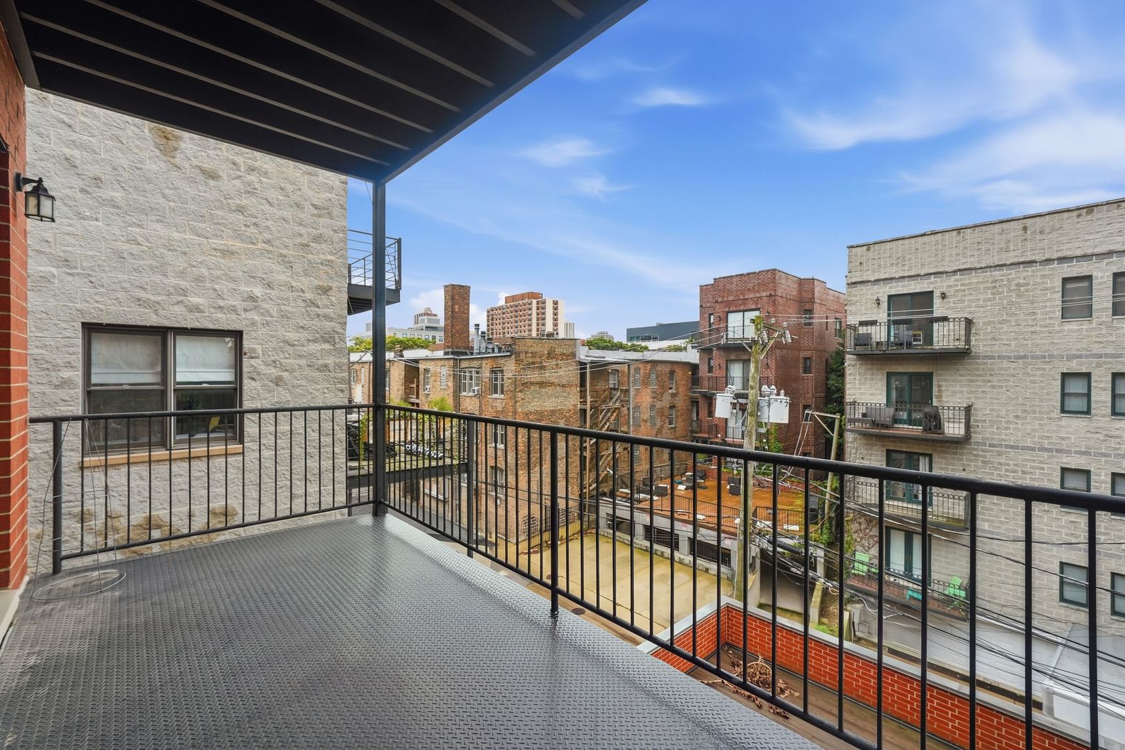 639 W Briar Place Unit: 3E