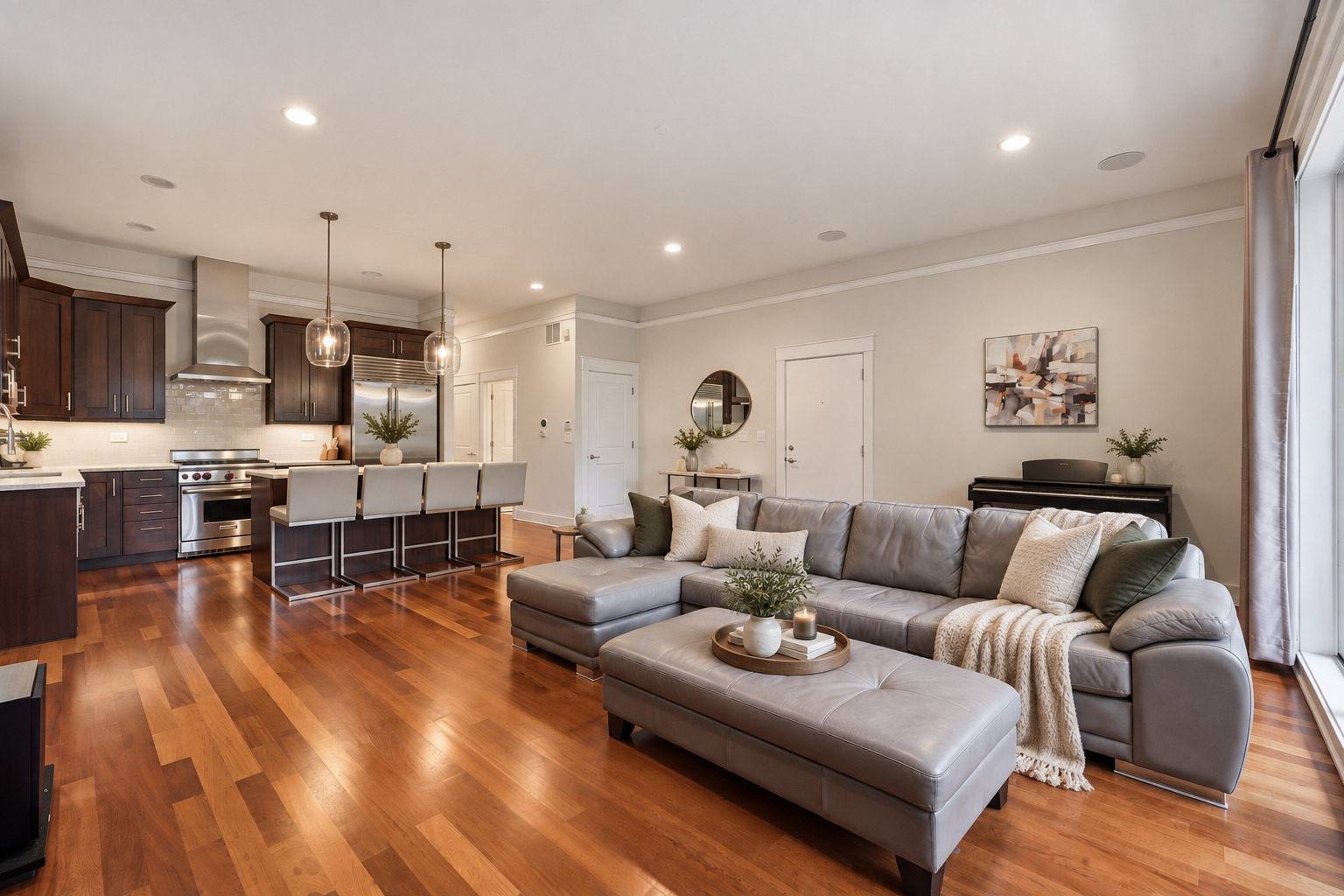 639 W Briar Place Unit: 3E