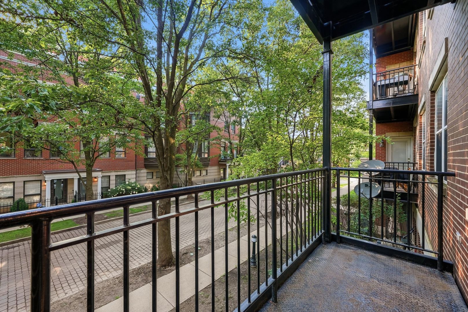 1225 N ORLEANS Street Unit: 602