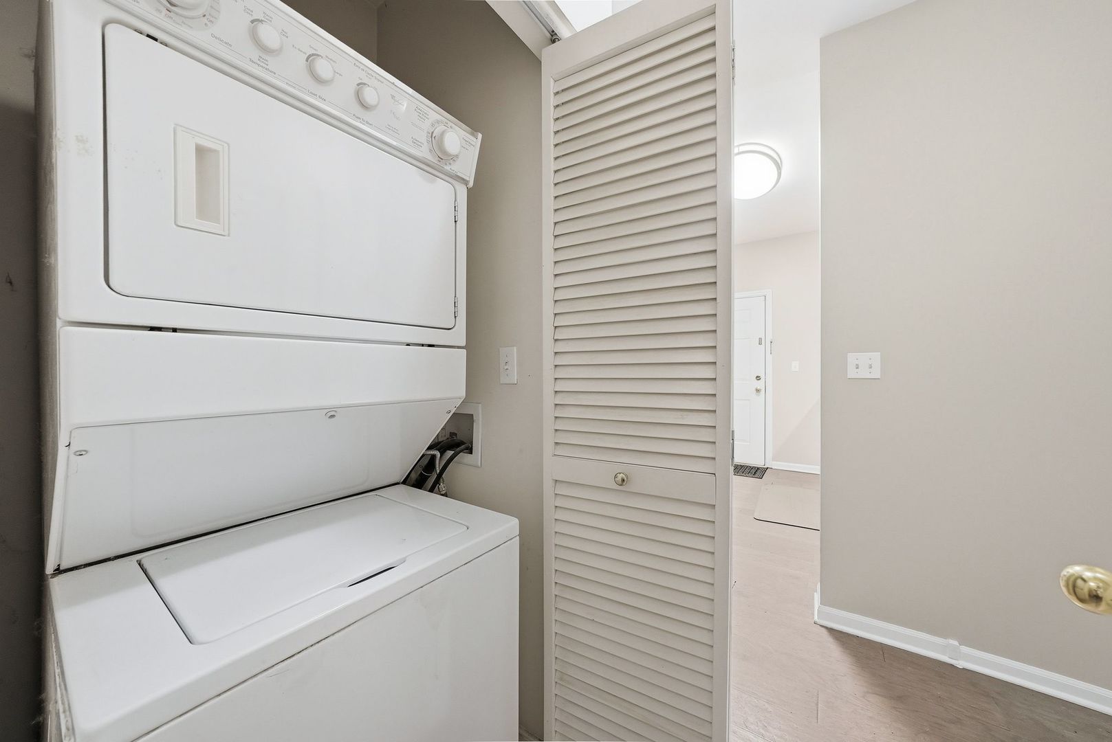 1225 N ORLEANS Street Unit: 602