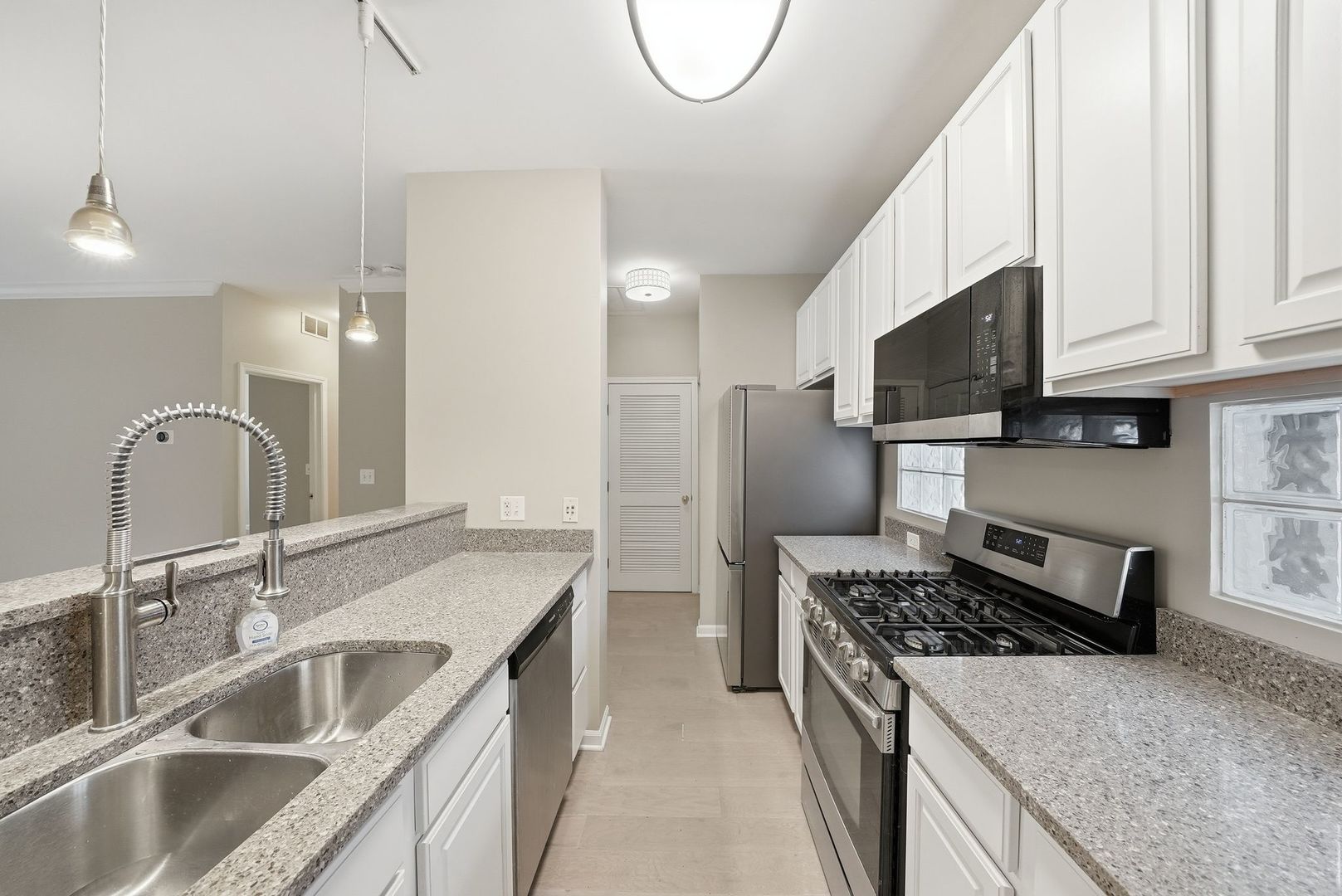 1225 N ORLEANS Street Unit: 602