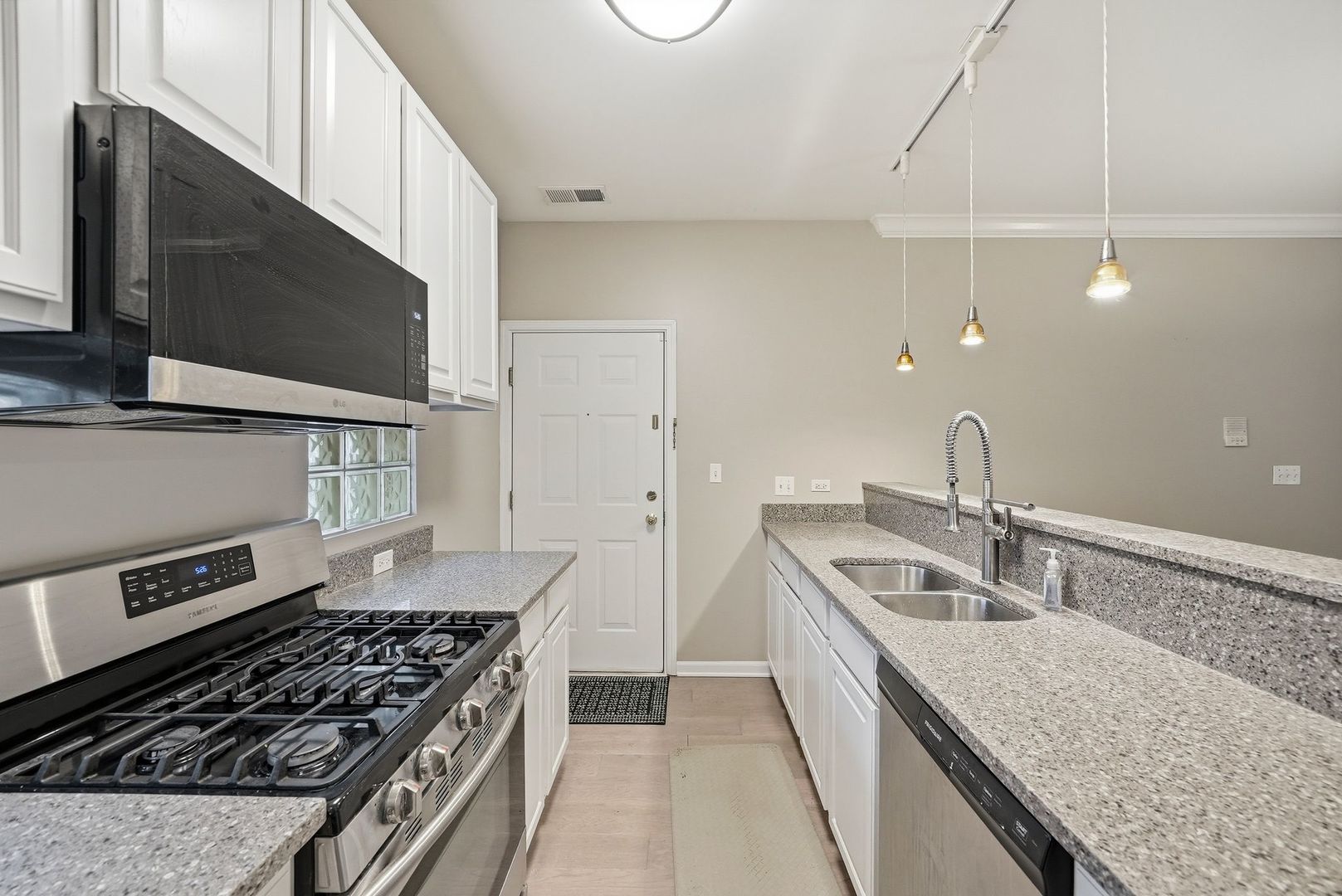 1225 N ORLEANS Street Unit: 602
