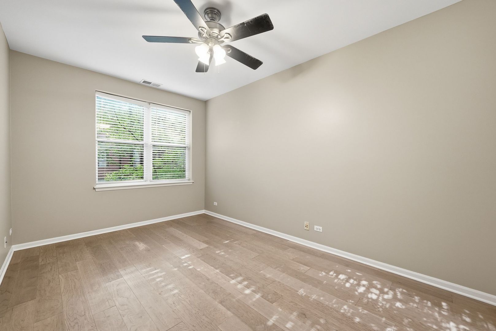 1225 N ORLEANS Street Unit: 602