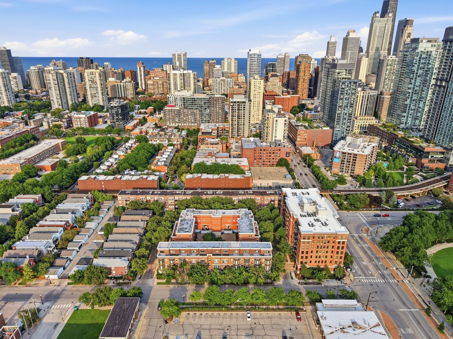 1225 N ORLEANS Street Unit: 602