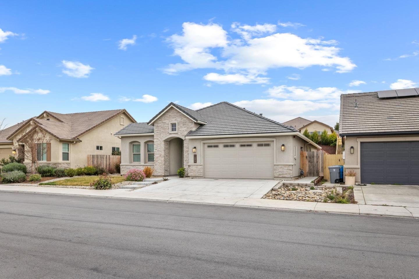 1605 Goldenstar Court