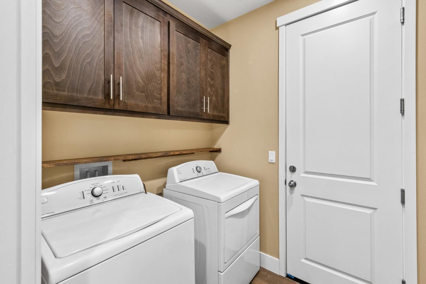 1605 Goldenstar Court