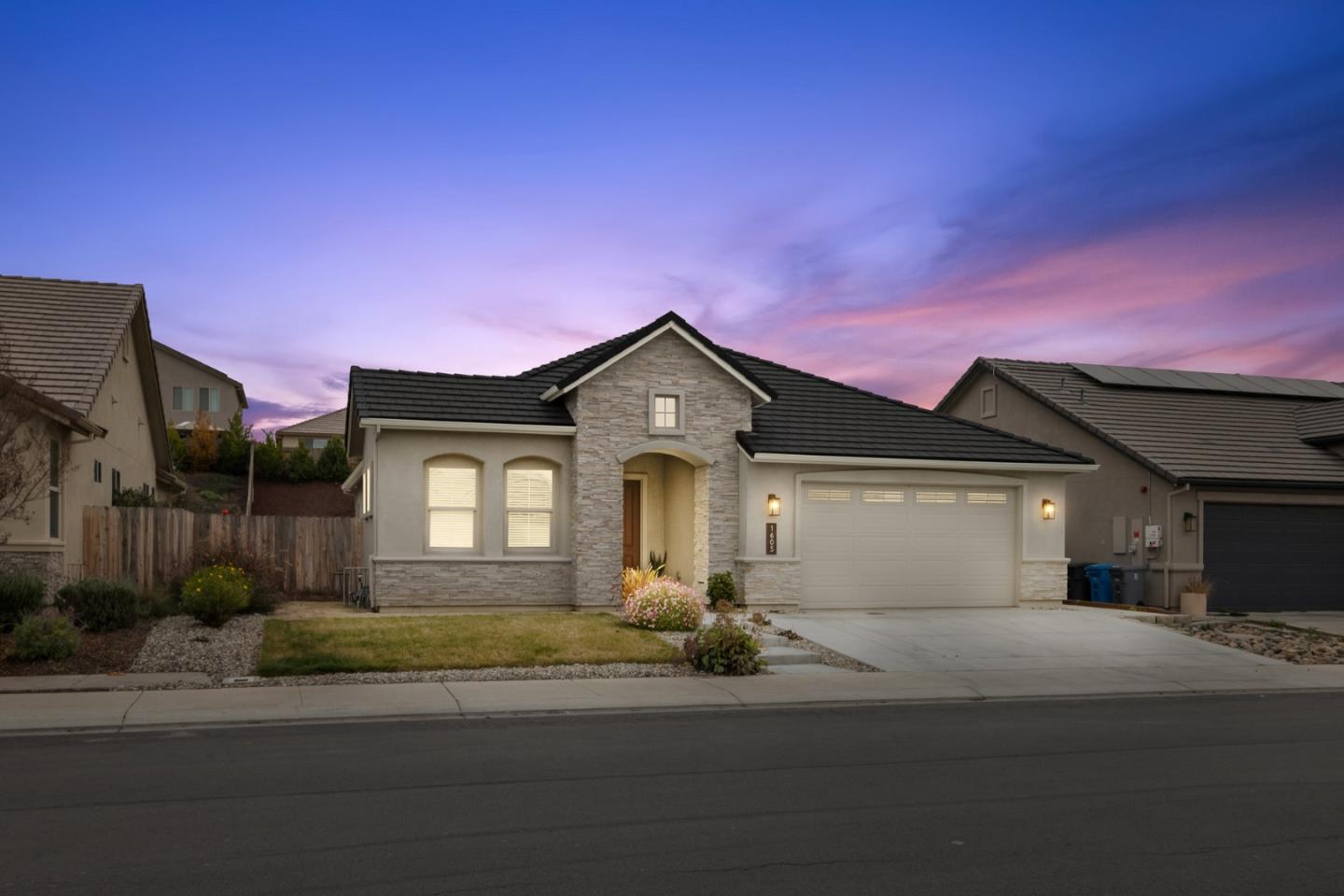 1605 Goldenstar Court