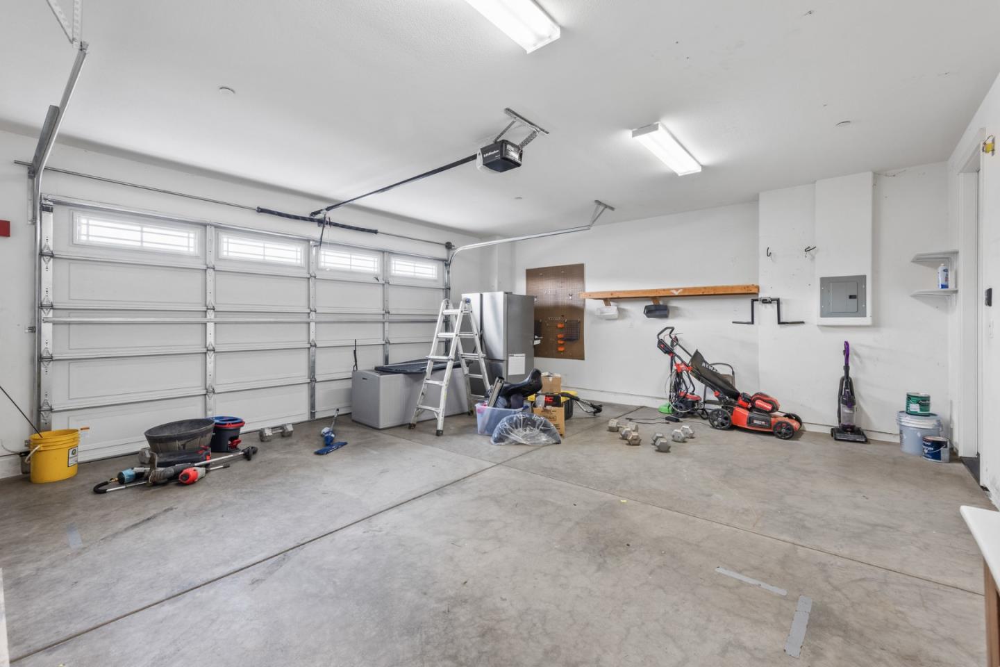 1605 Goldenstar Court