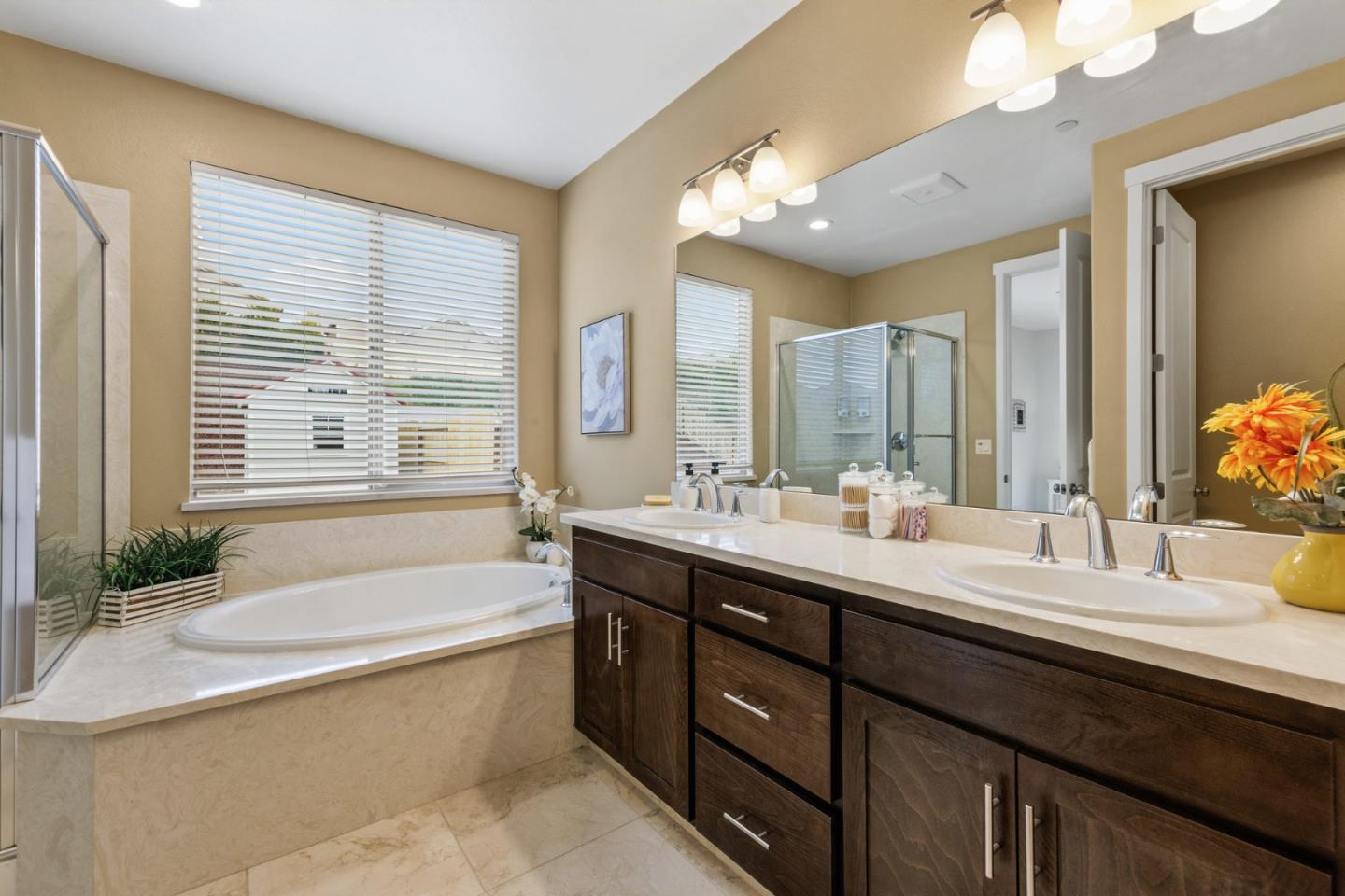 1605 Goldenstar Court