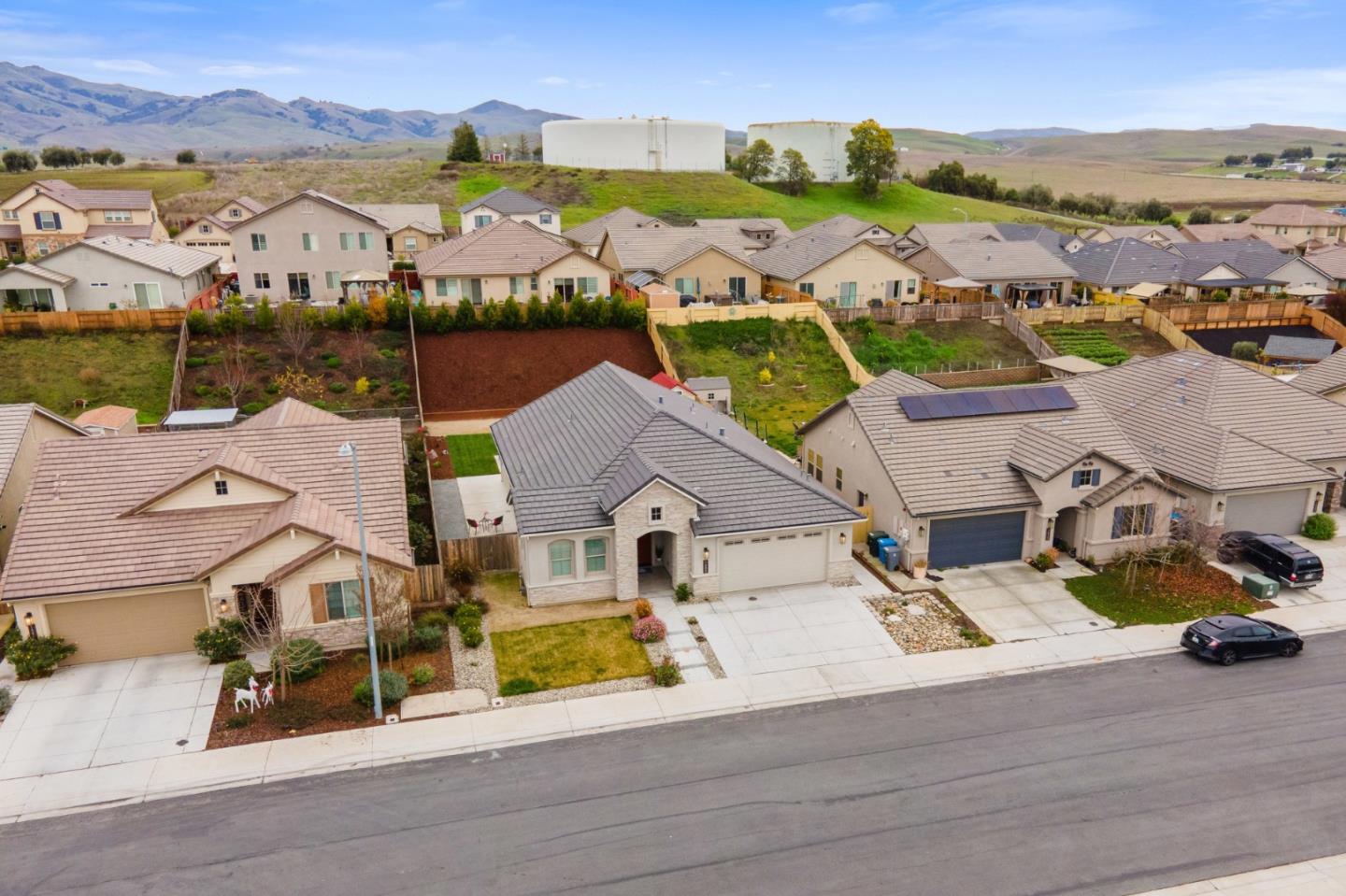 1605 Goldenstar Court