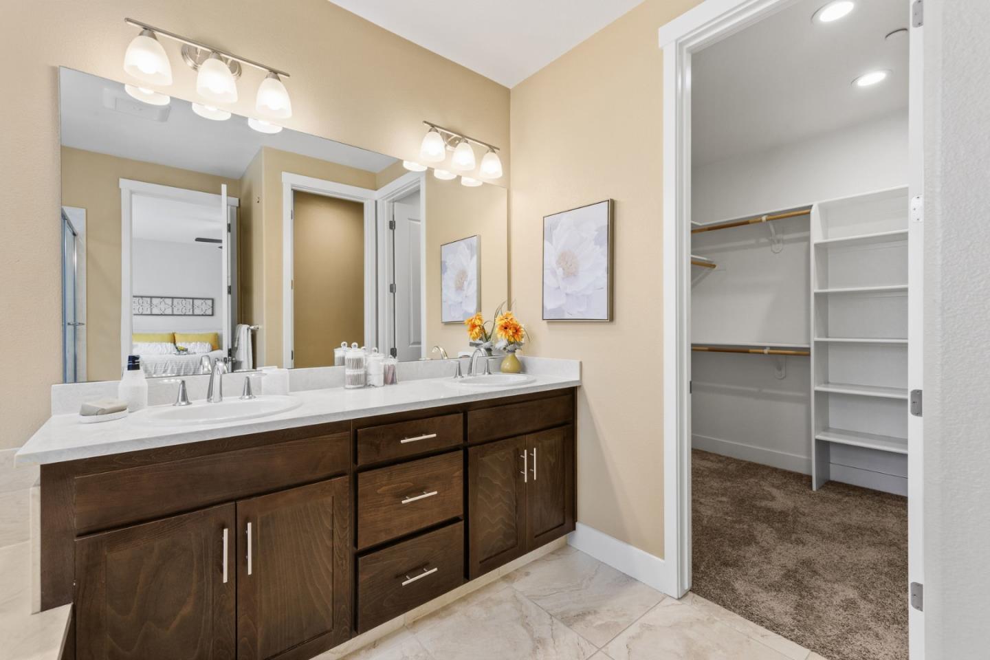 1605 Goldenstar Court