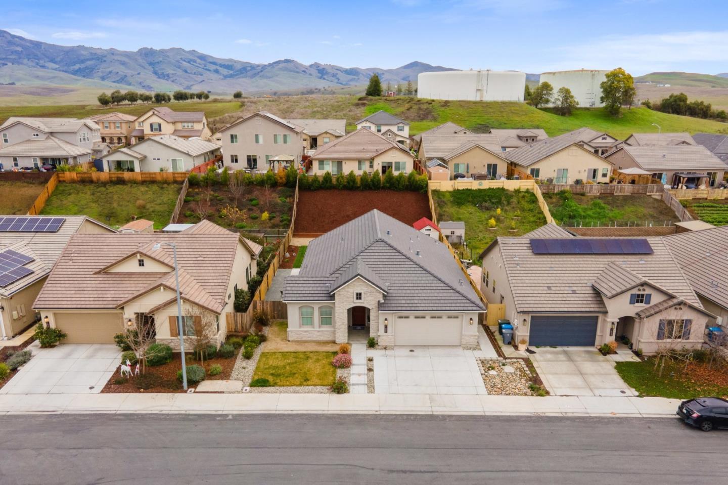 1605 Goldenstar Court