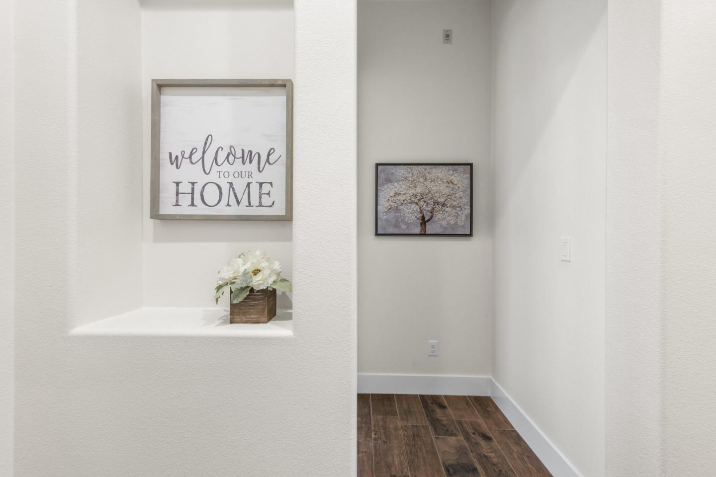 1605 Goldenstar Court