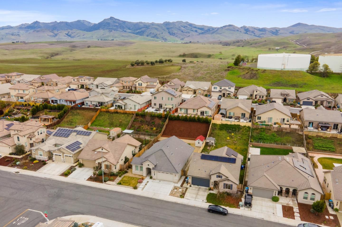 1605 Goldenstar Court