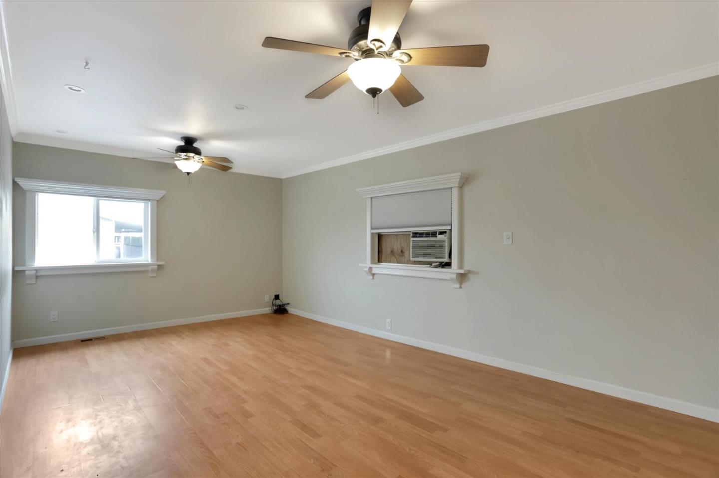 182 Elm DR 182