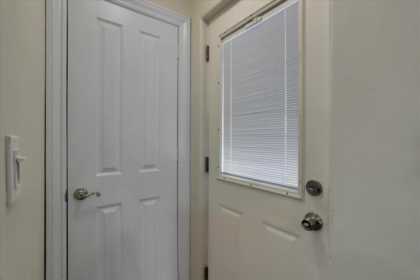 182 Elm DR 182