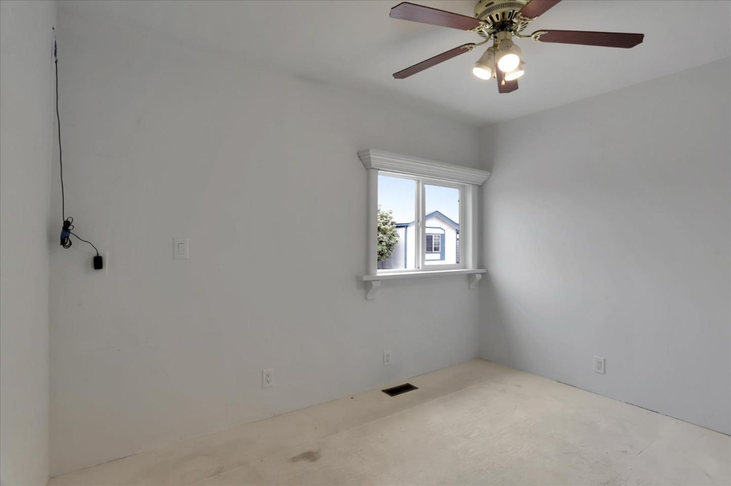 182 Elm DR 182