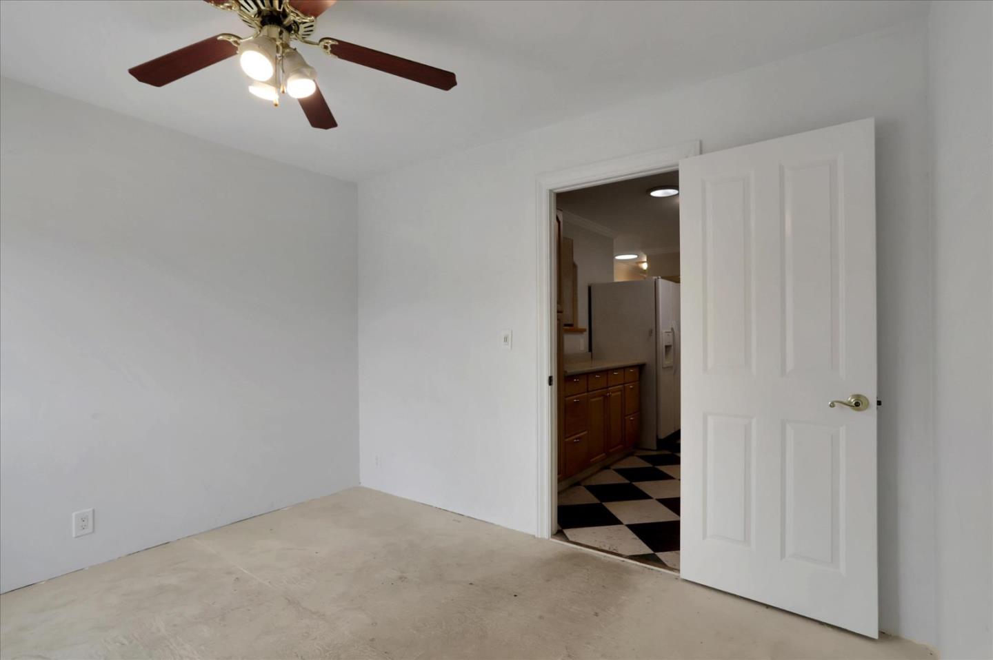 182 Elm DR 182