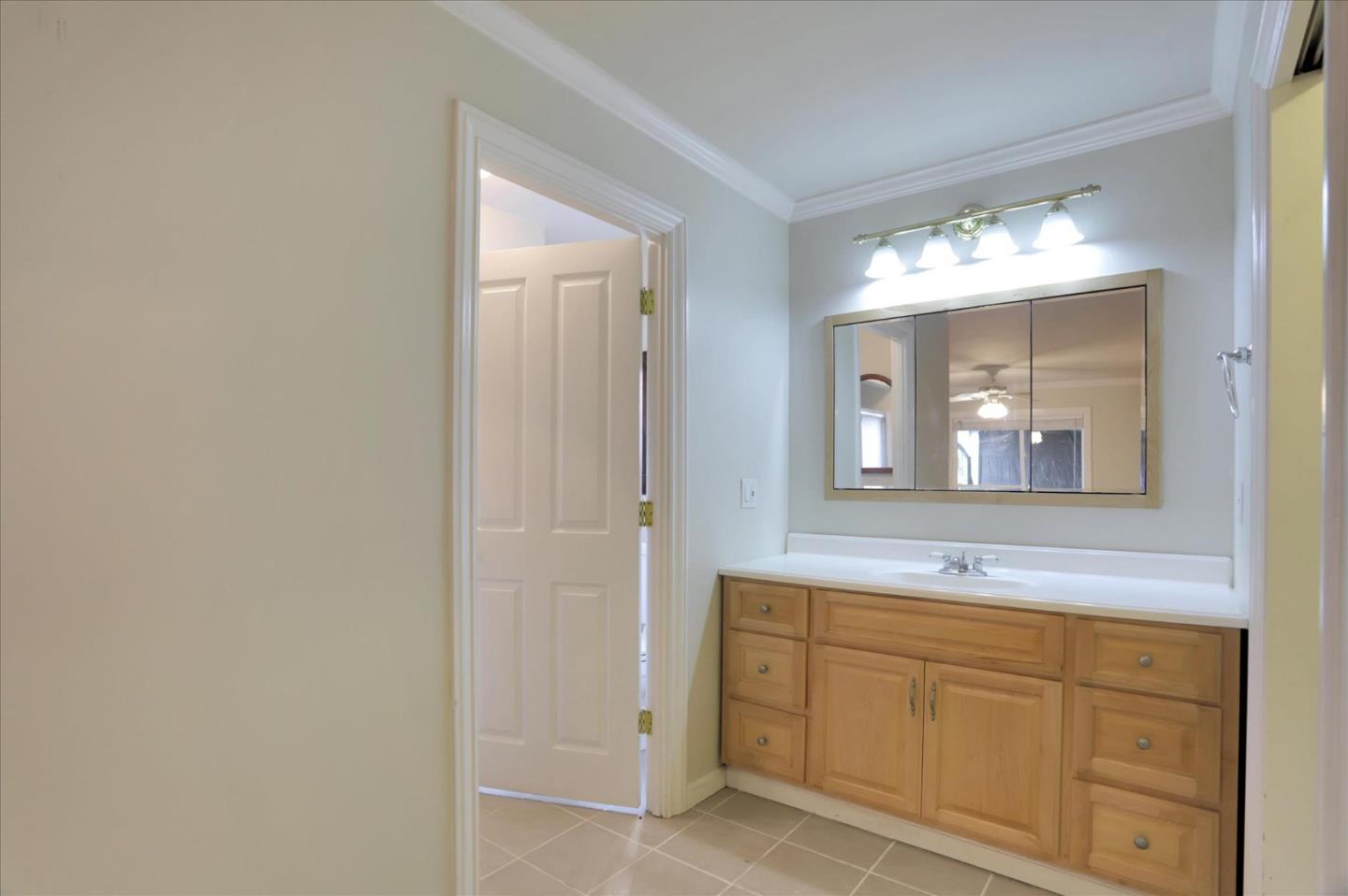 182 Elm DR 182