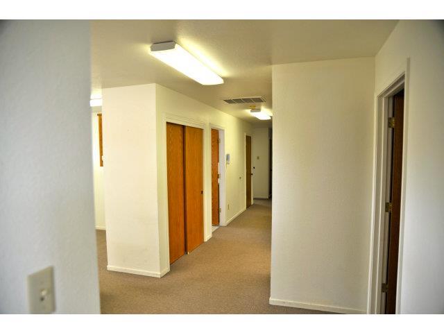 901 Sunset DR 4