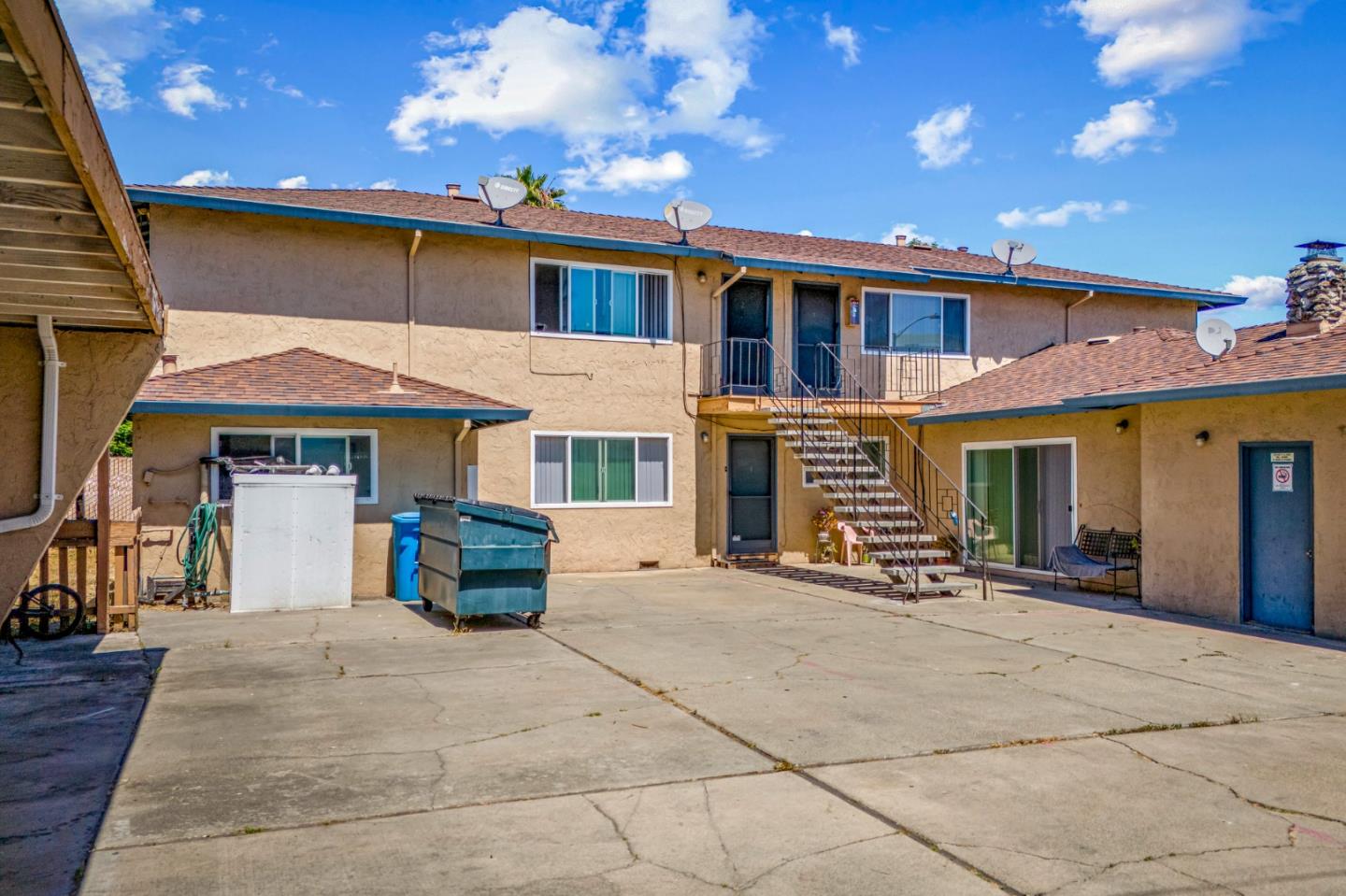 2134 Main ST