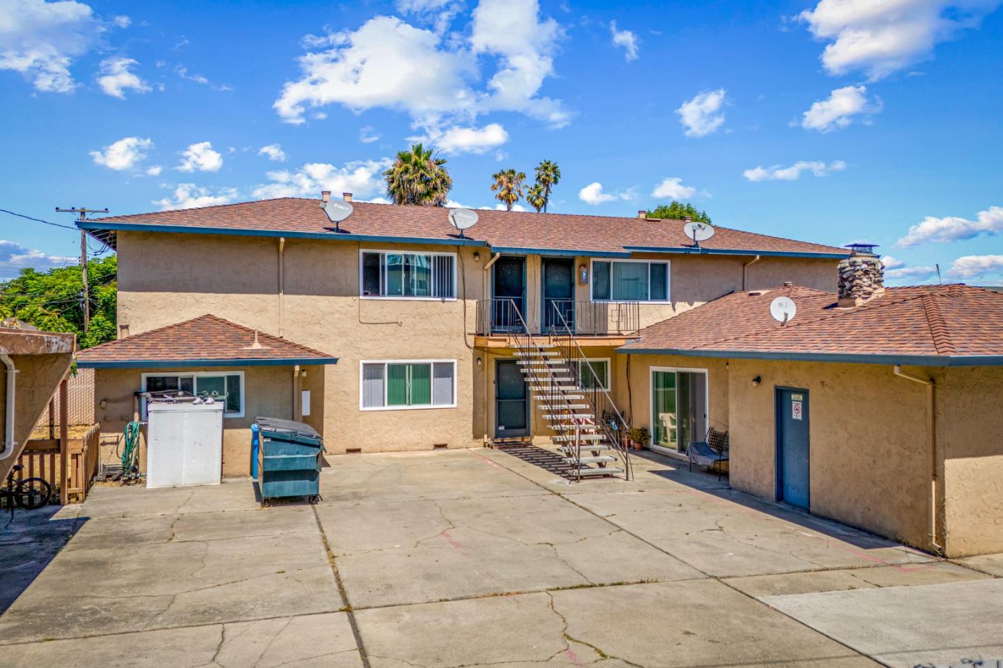 2134 Main ST