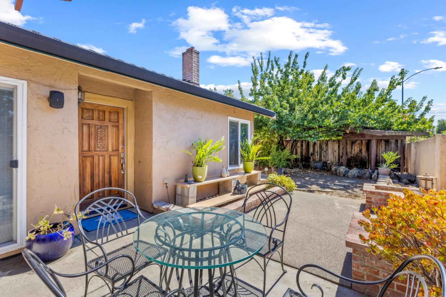 1807 Walker Court