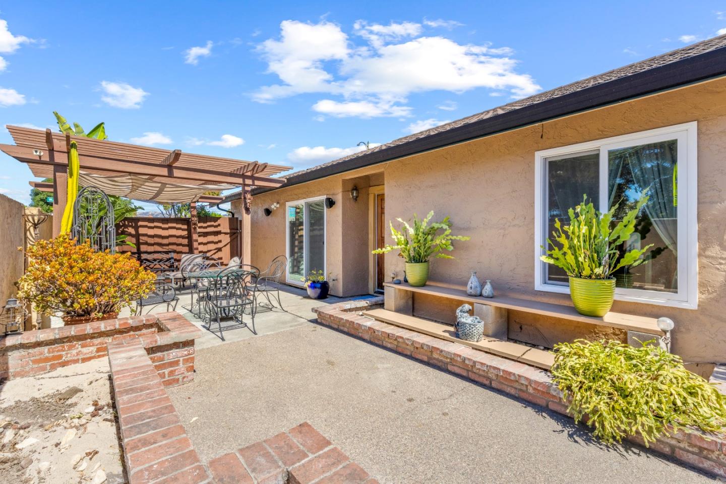 1807 Walker Court