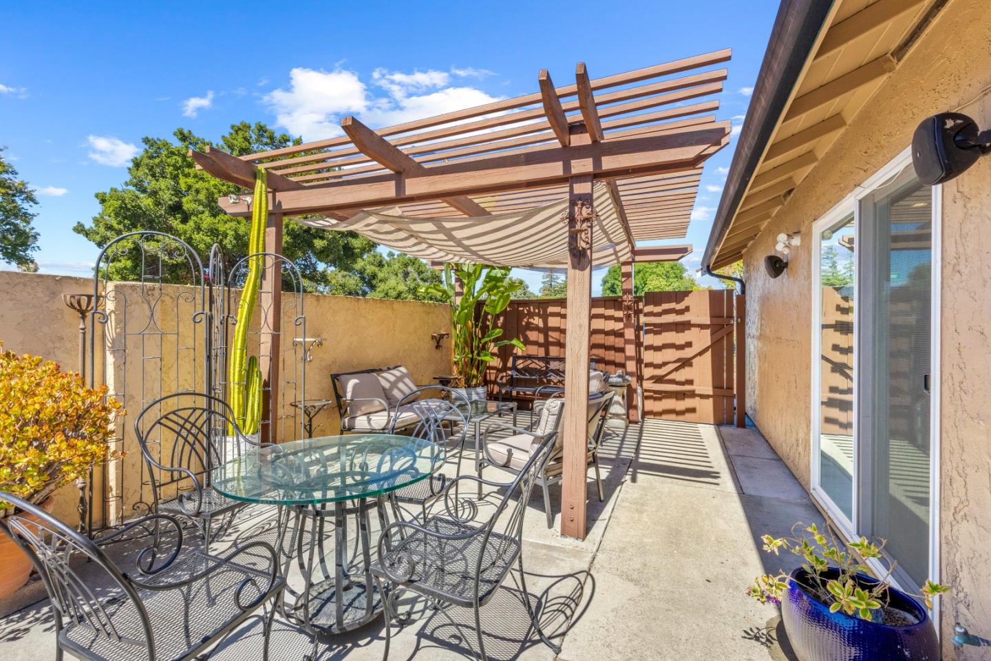 1807 Walker Court
