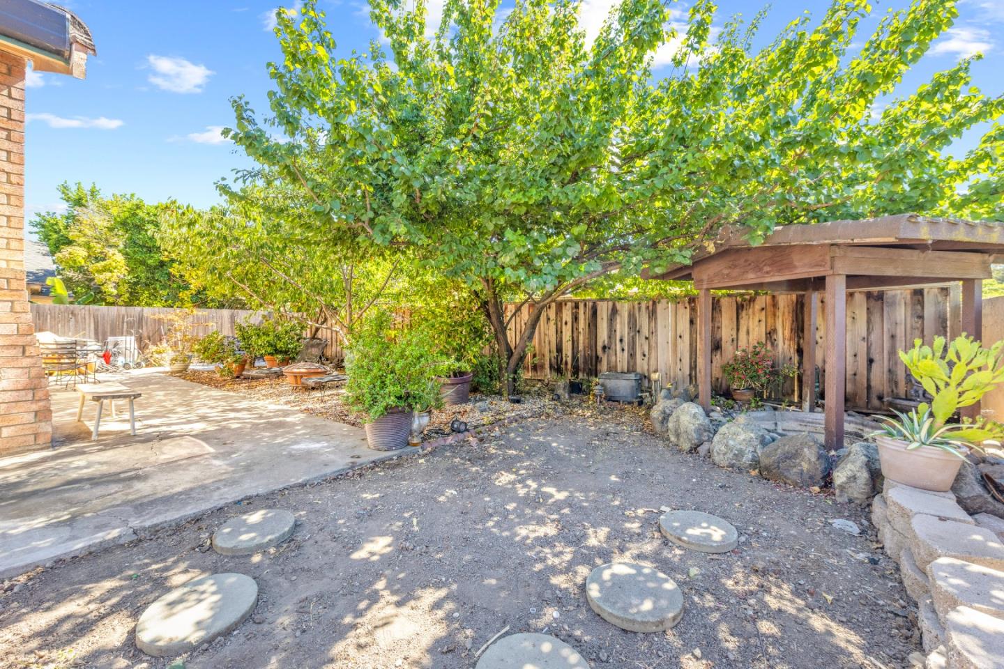 1807 Walker Court