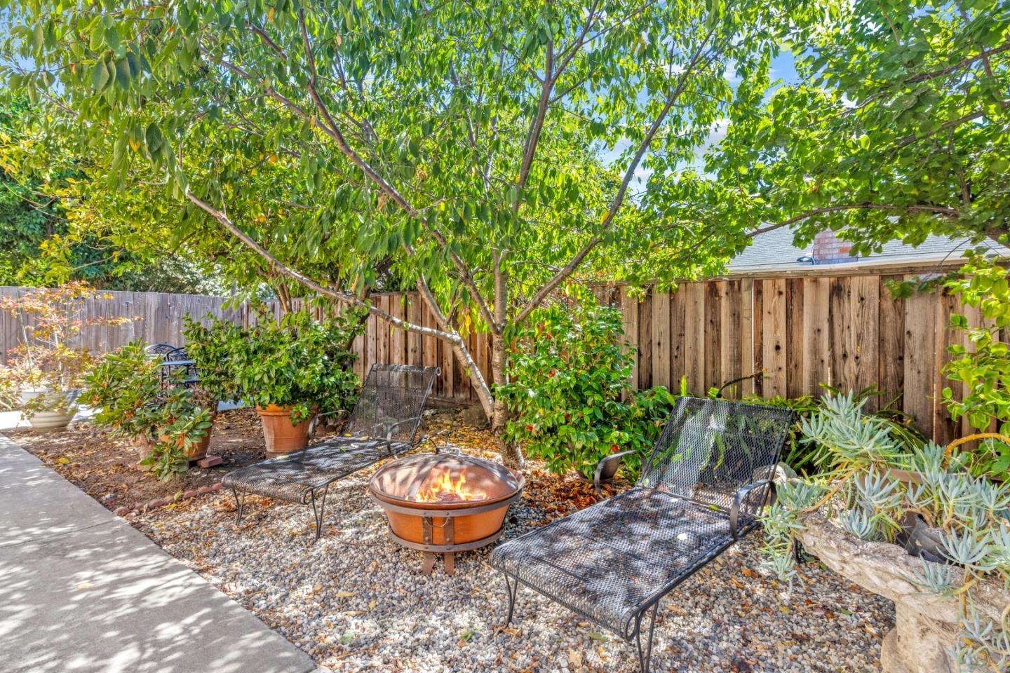 1807 Walker Court