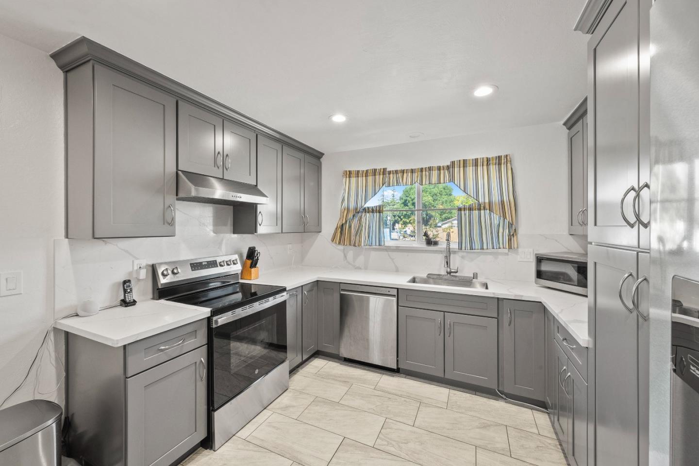 1807 Walker Court