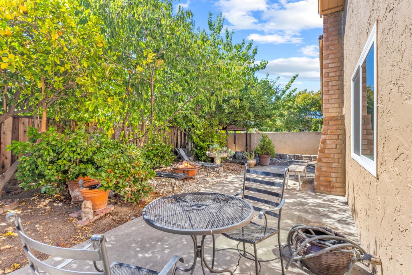 1807 Walker Court