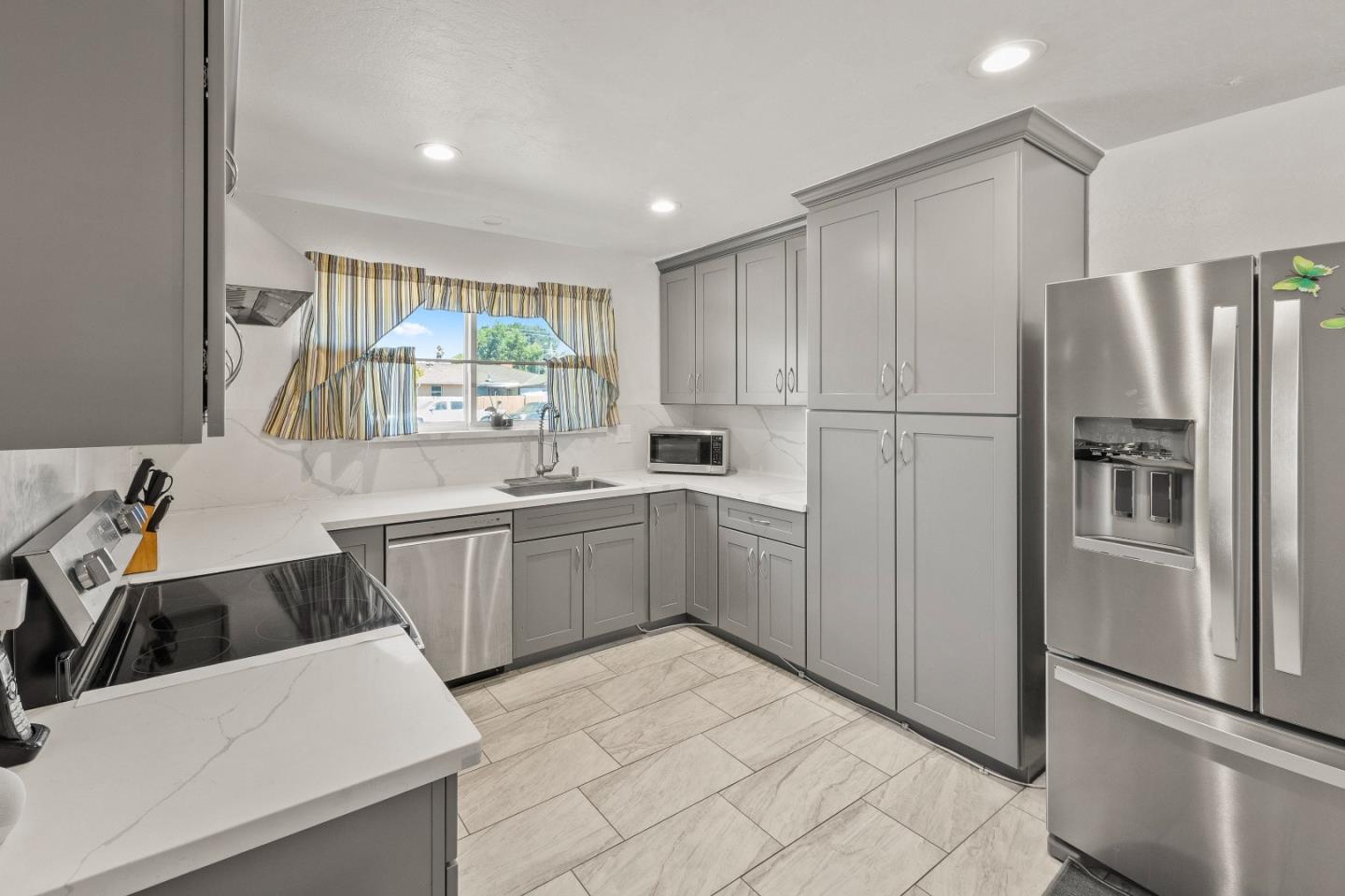 1807 Walker Court