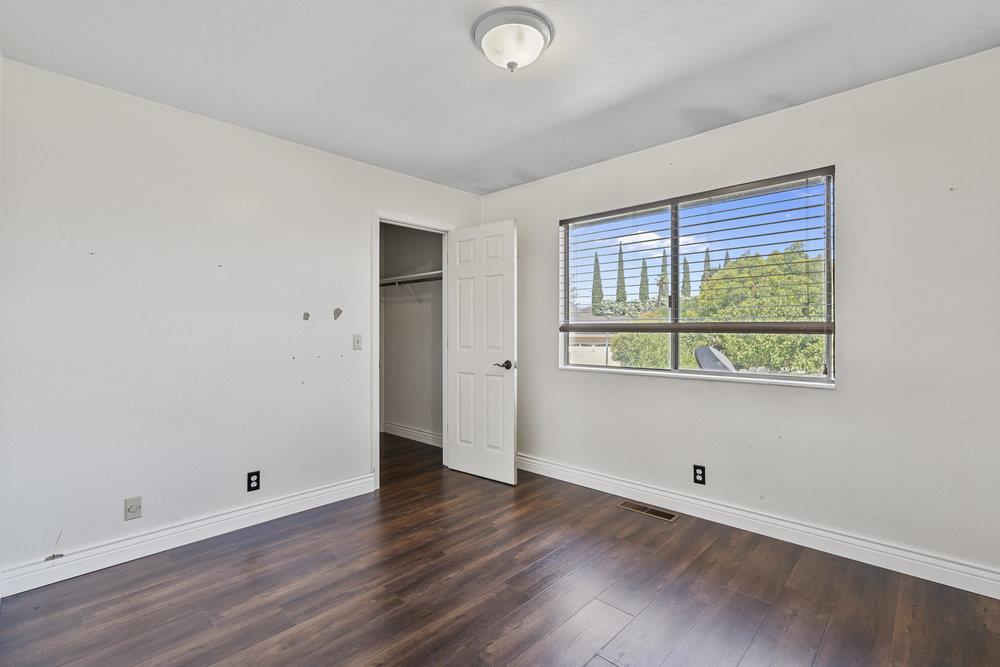 15 Carol Anns Court
