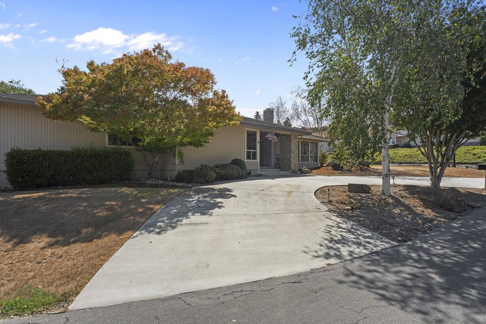 15 Carol Anns Court