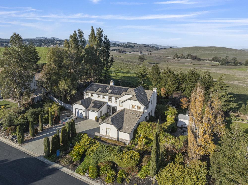 310 Via Vaquero Norte