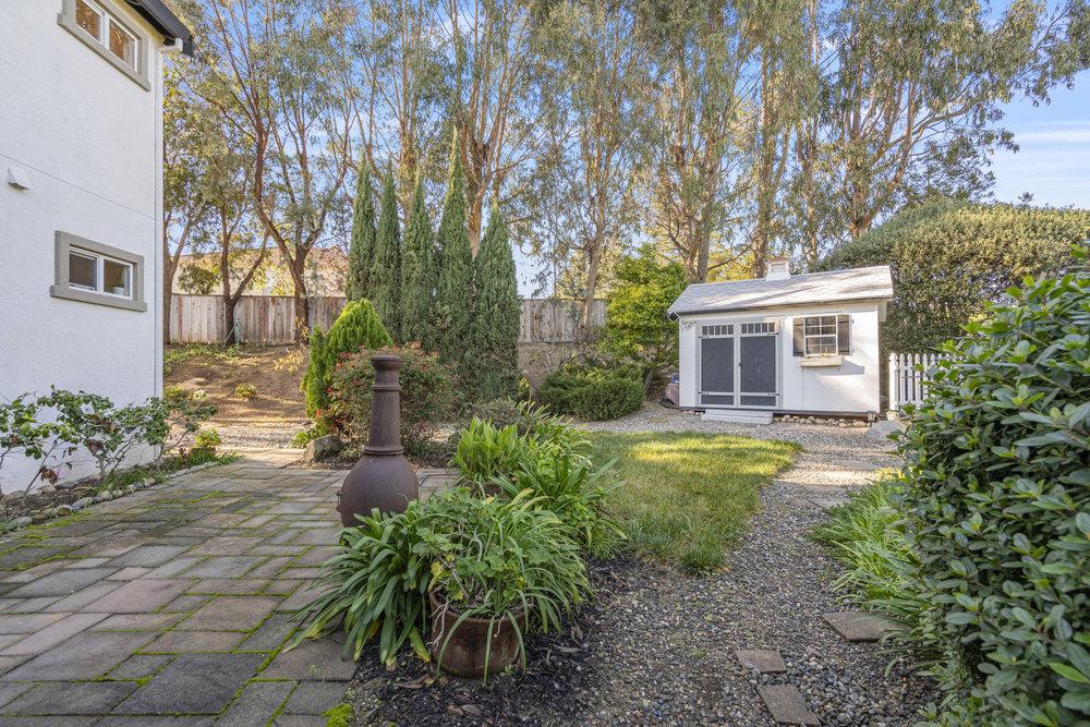 310 Via Vaquero Norte