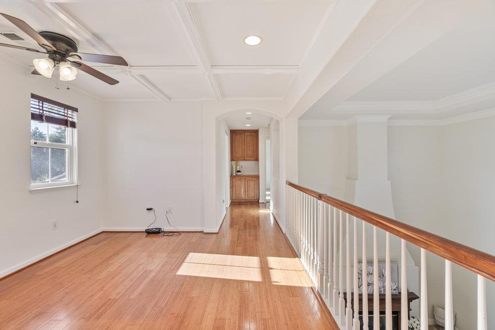 310 Via Vaquero Norte