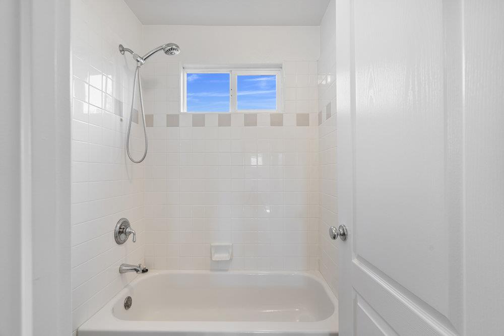 310 Via Vaquero Norte