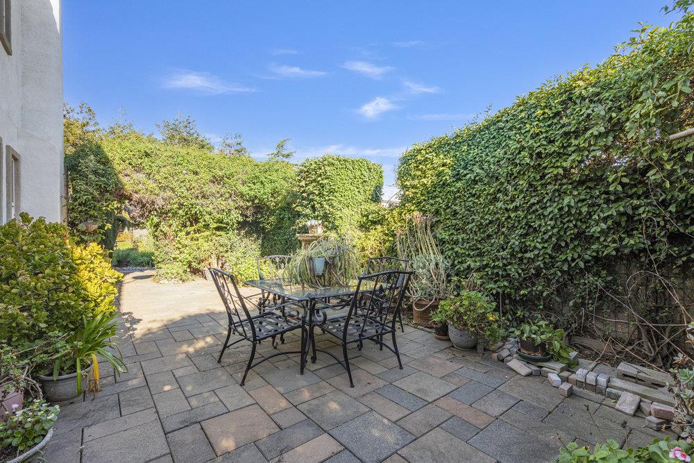 310 Via Vaquero Norte