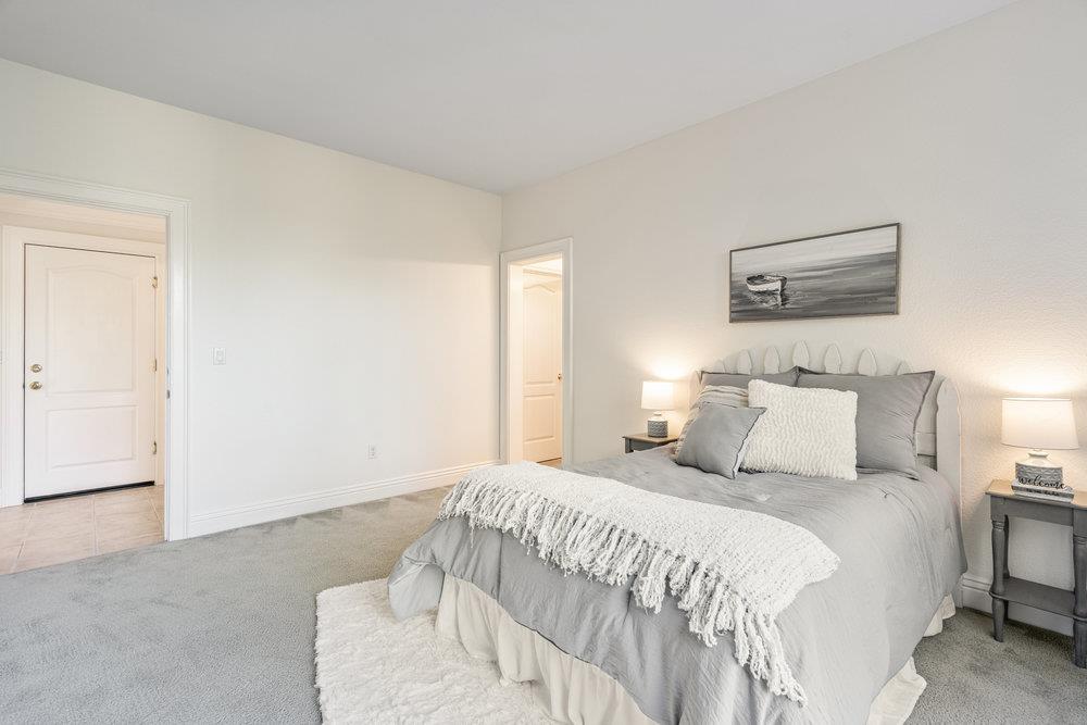 310 Via Vaquero Norte