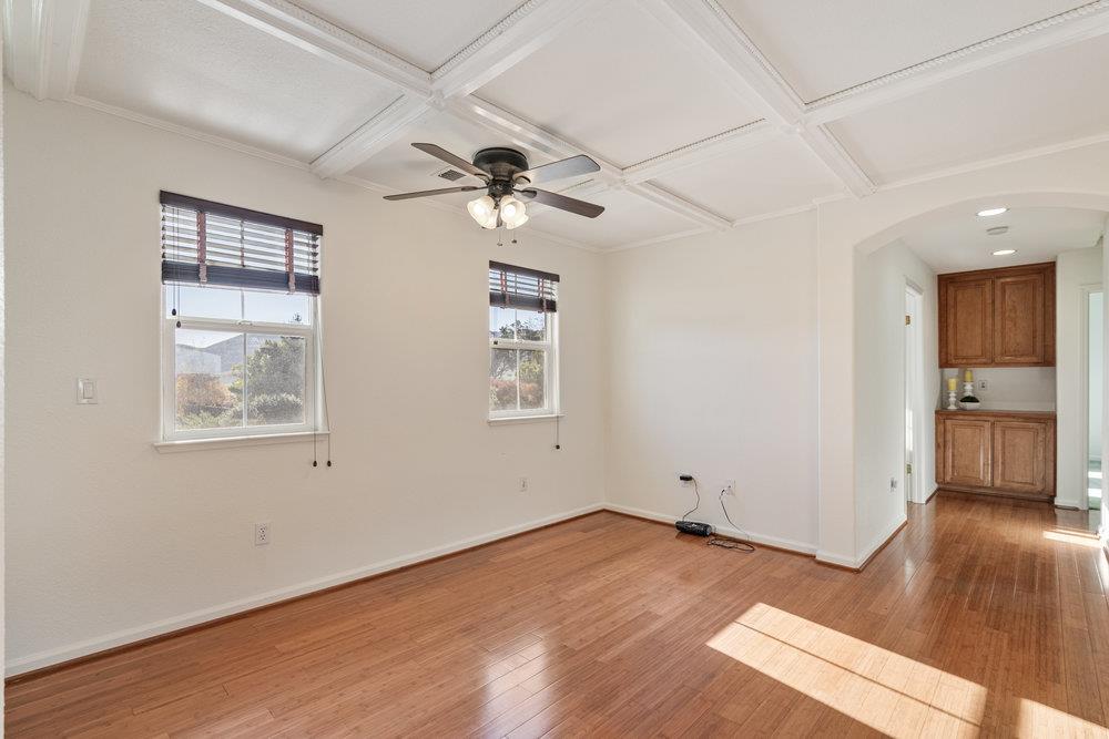 310 Via Vaquero Norte