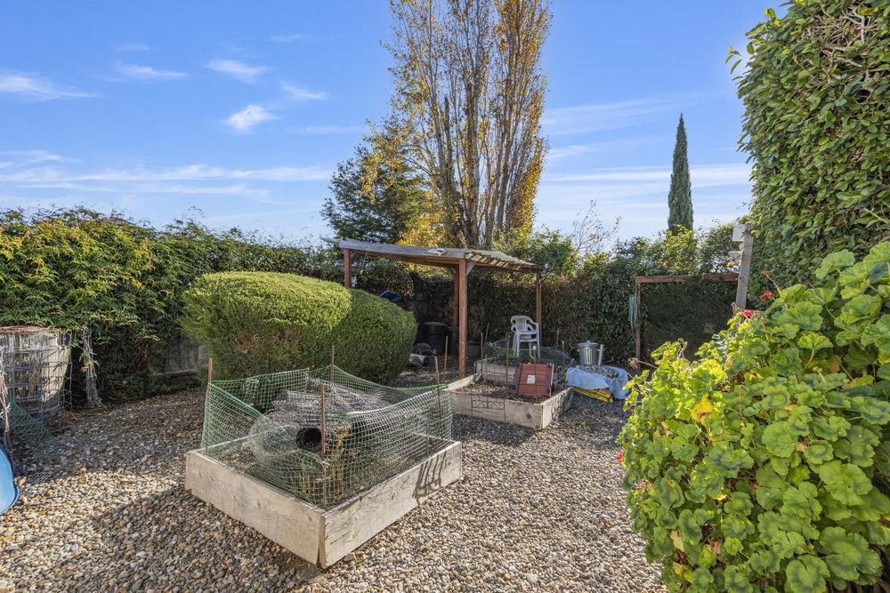 310 Via Vaquero Norte