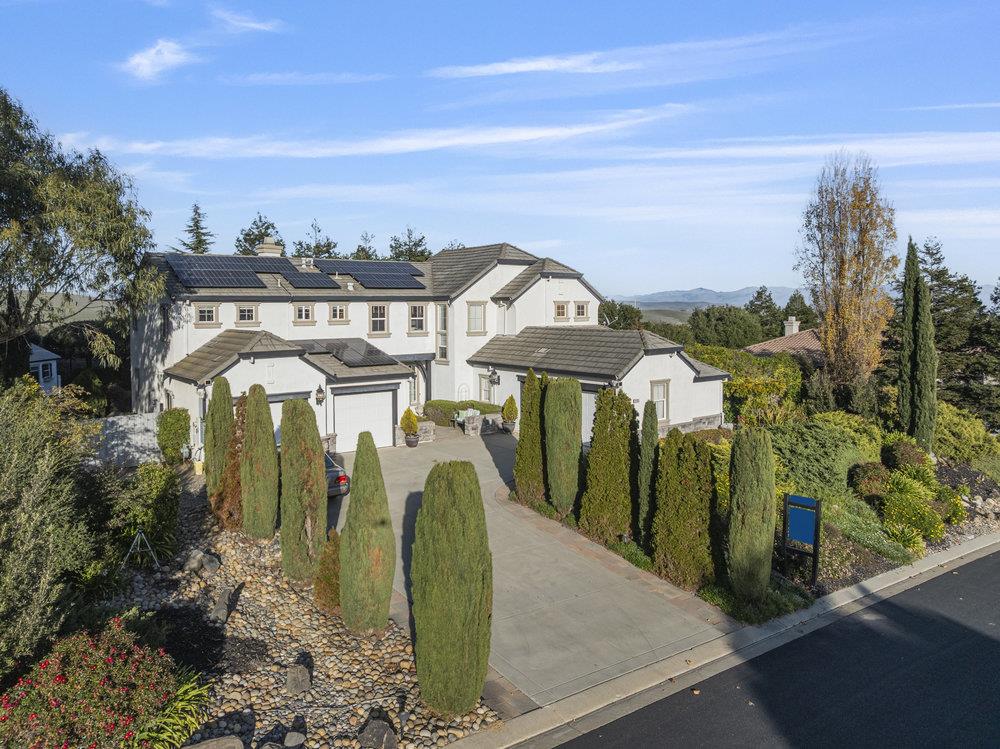 310 Via Vaquero Norte