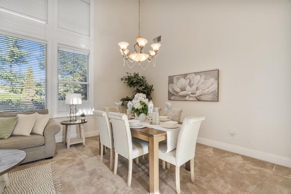 310 Via Vaquero Norte