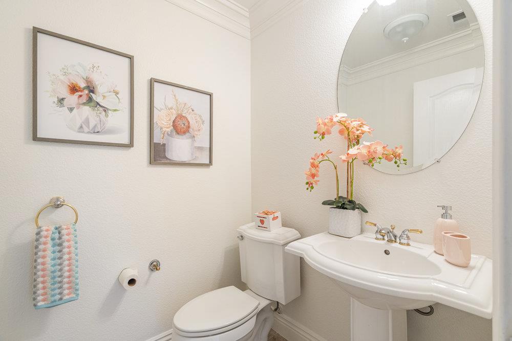 310 Via Vaquero Norte