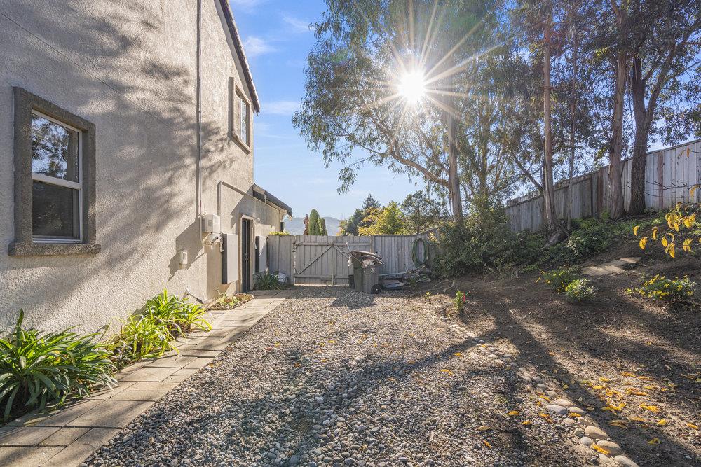 310 Via Vaquero Norte